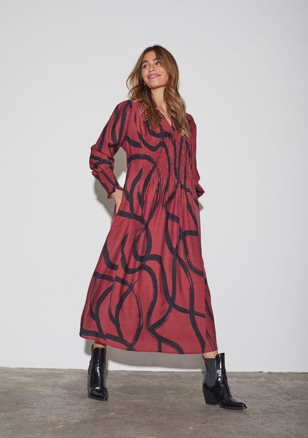 I SAY Ane V-Neck Dress Dresses M97 Black On Red