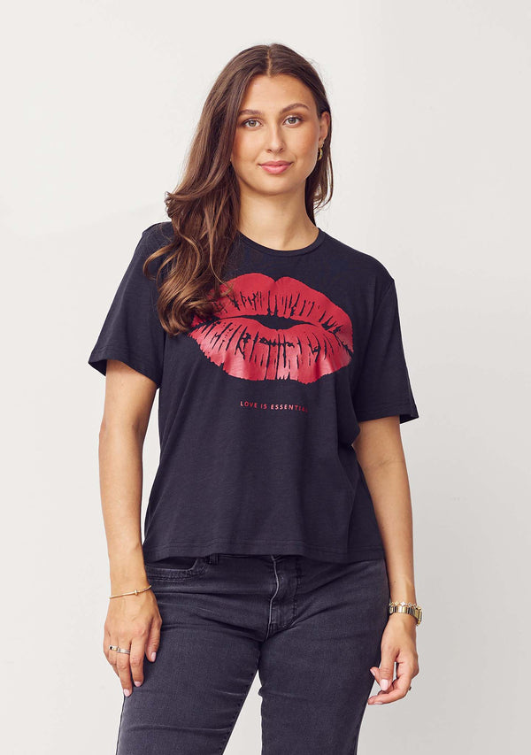 I SAY Kora Lip T-Shirt T-Shirts 900 Black