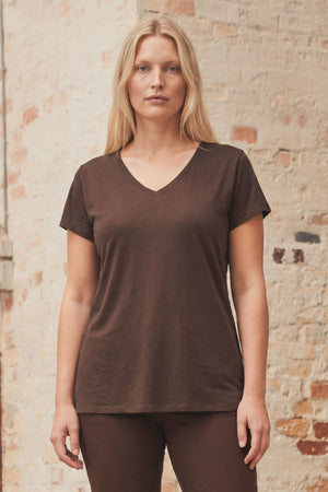 I SAY Nugga V-Neck T-Shirt Basics 356 Dark brown